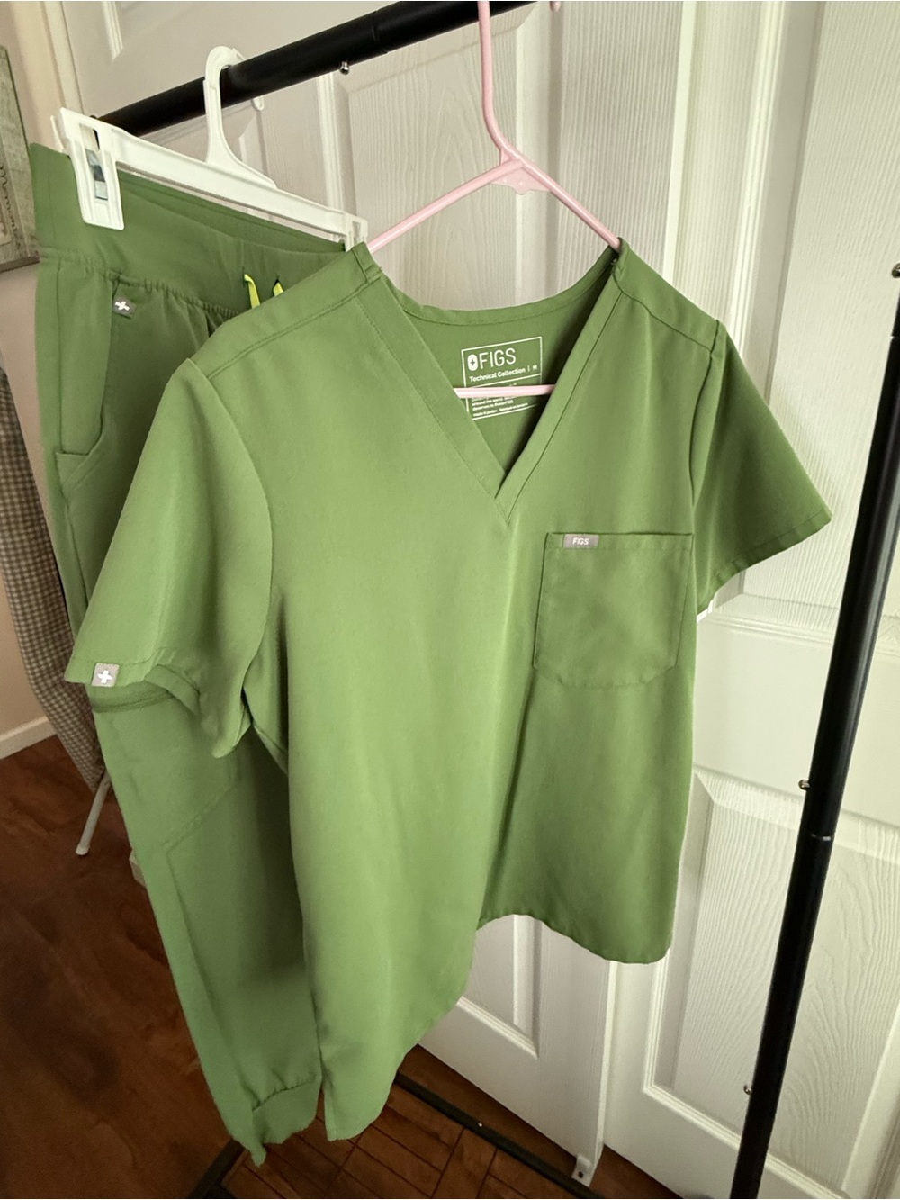 Figs Olive Green set M/S